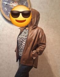 cins pencekler instagram: Gödəkçə təmiz dəri, qəhvəyi rəngdə. Çox zərif və gözəl biçimlidir — 4