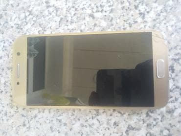 telf: Samsung Galaxy A5 (qızılı rəng) - Ekran: 5.2" Super AMOLED, ön — 2