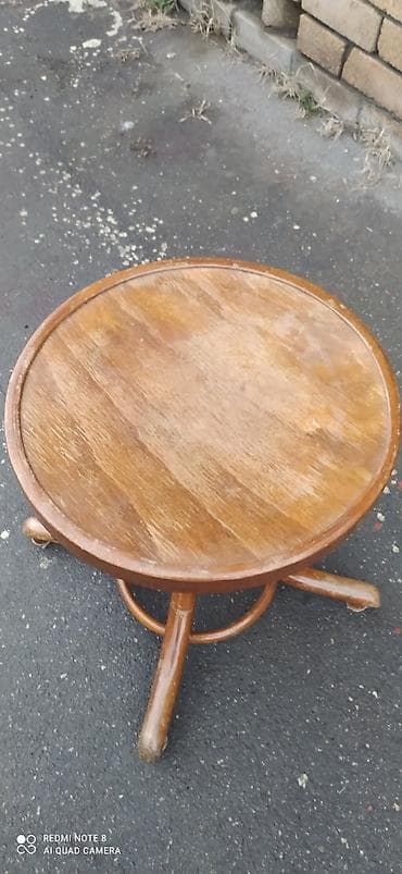 lepe xoncasi: Qədimi piyanina stolu qoz aqacidi saqlamdi 80 azn — 2