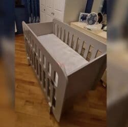 soya mumu: Yüksək keyfiyyətli, müasir dizaynlı taxta beşik satılır. Təmiz — 3