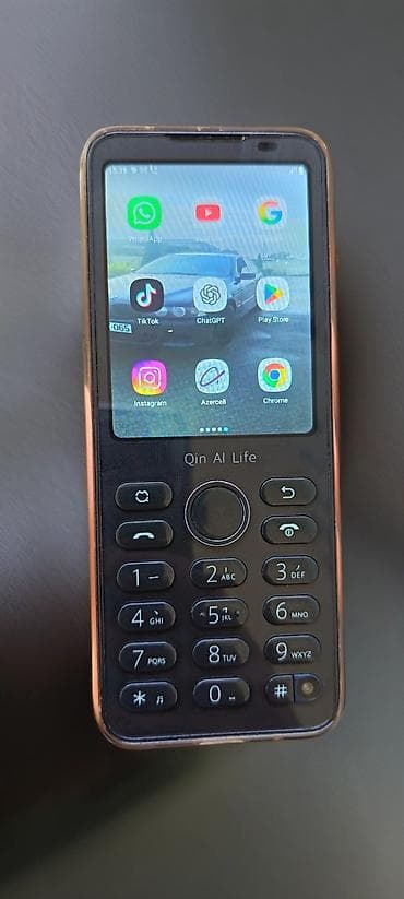 Audio: Qin AI Life düyməli smartfon F Qin 21 pro Bütün proqramları açır — 1