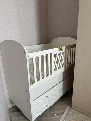 ad gunu stolu: Oğlan və qız üçün, Dördbucaq, Beşik, Yellənmə mexanizmsiz — 5