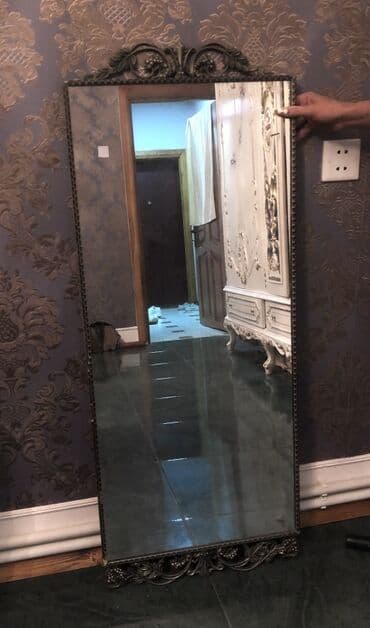 стол с зеркалом: Klassik üslubda antik konsol dəsti yashil mermerden. Oturacagida var — 1