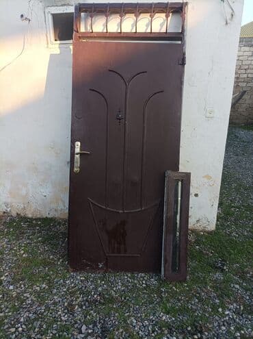 Фурнитура и комплектующие: Yaxsl veziyetde 2.30. 1 eni curuku yox Metall qapı dəsti - — 2