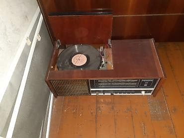 radiolar: Vintage məişət texnikası və dekor dəsti 1) Radiola “Рассвет-307” — 1