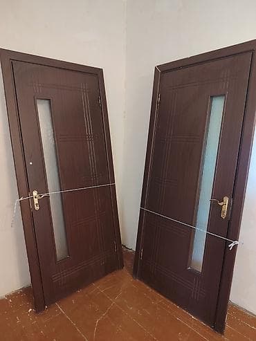 otaq qapllarl: Qapılar – 2 ədəd, otaq qapısı - Material: MDF/laminat üzlüklü taxta — 1