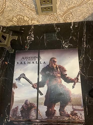 ariston 2 ci el: Assassin’s Creed Valhalla temalı PlayStation 4 fat oyun konsolu seti — 2