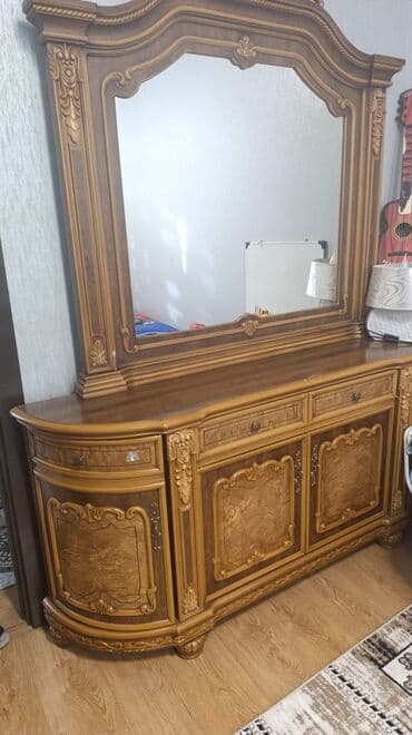 Klassik üslubda massiv ağacdan hazırlanmış 2 hissəli qonaq otağı