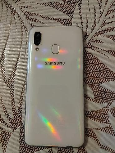 Samsung Galaxy A40, 64 GB, rəng - Ağ, İki sim kartlı