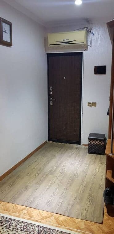 ist petrol tbilisi prospekti: Bakı, 3 otaqlı, Köhnə tikili, m. Memar Əcəmi, 90 kv. m — 2