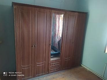 paltar dolab: *Sada*
dolab 100 Azn
ünvan Sumqayıt 55539 — 1