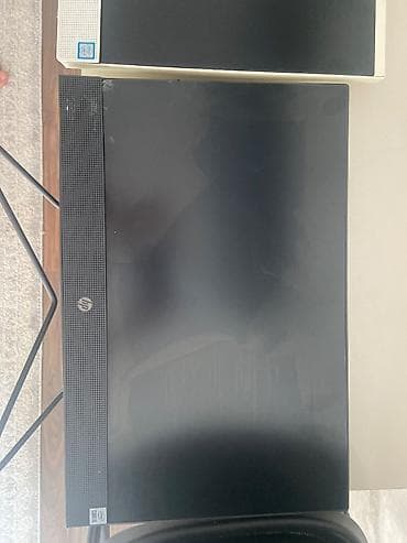 Hp 200 G4 22, ekran qirilib. adapteri yoxdue. platalar ram ve ssd ve