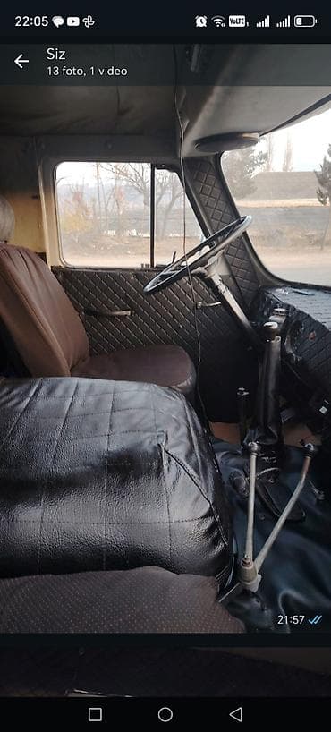 yan guzguler: UAZ “Buxa” tipli mikroavtobus - Korpus: ağ rəngli, üç tərəfdən — 4