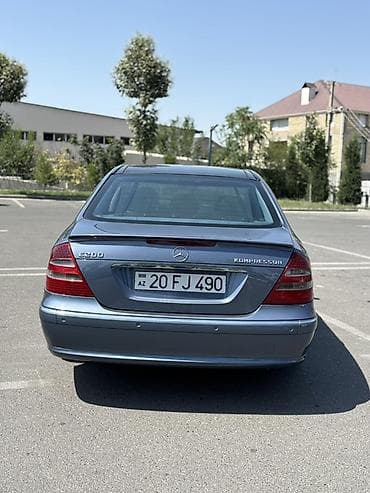 moto elektrik: Mercedes-Benz E 200: 2 l | 2004 il Sedan — 6