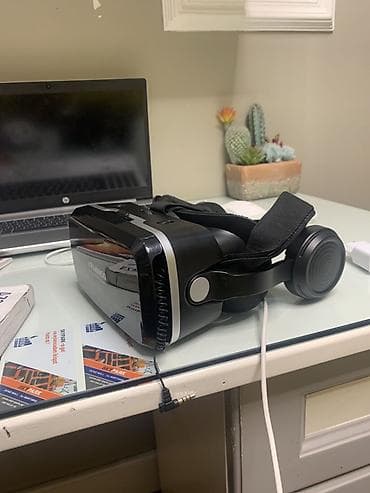 VR eynəyi – smartfon üçün - Universaldır: 4.7–6.0 düym arası ekranlı