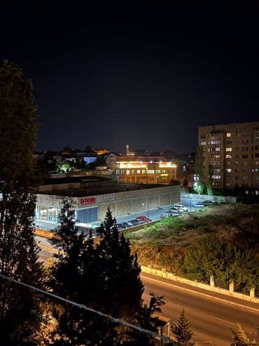 ist petrol tbilisi prospekti: Bakı, 4 otaqlı, Köhnə tikili, m. Xalqlar Dostluğu, 100 kv. m — 9