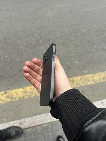 iphone 16 qiyməti: IPhone 15, 128 GB, Qara, Simsiz şarj, Face ID — 5