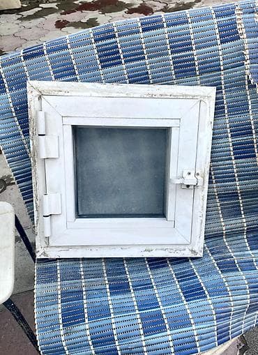Ağ rəngli PVC kiçik pəncərə çərçivəsi. - Material: PVC profil - Ölçü