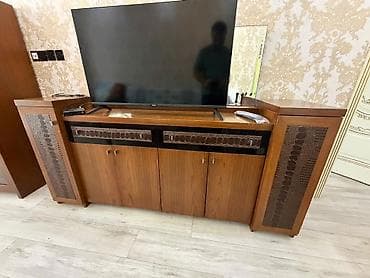 qapi dekoru: Vitrin və TV stendi dəsti - Material: keyfiyyətli ağac örtüklü korpus — 2