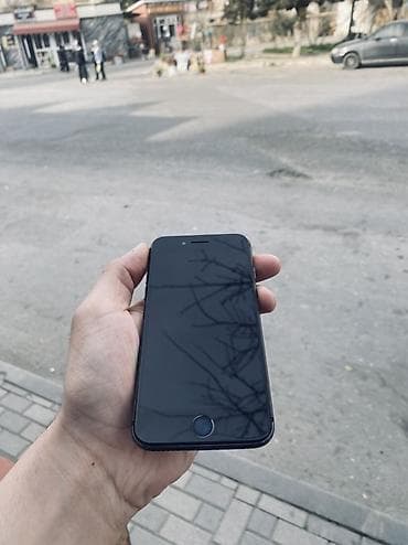 appl: IPhone 8, Qara, Barmaq izi — 3