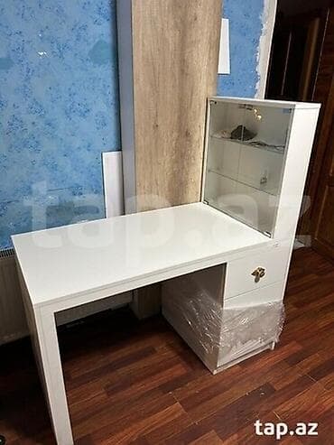 transformer yataq: Ağ rəngli makiyaj/iş stolunun dəsti - Geniş masaüstü səthli, müasir — 2