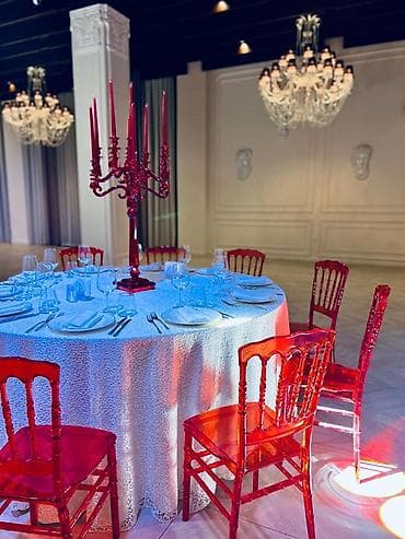 perla stul: Qırmızı şəffaf “Chiavari” stulları – 250 ədəd satılır. - Material — 1