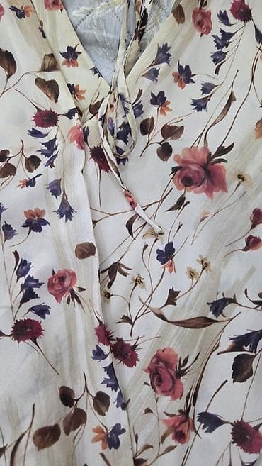 Dəstlər, kostyumlar: Brend: Sateen life Ölçü: M (38) Məhsul təsviri: - Qadın koyneyiu — 4