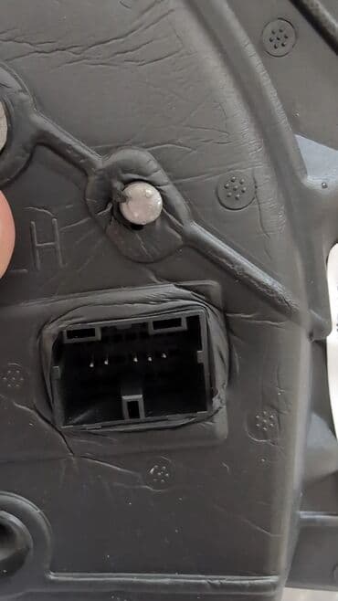 Məhsul: Avtomobil yan güzgüləri (cüt) Xüsusiyyətlər:cütün qiymeti - — 8