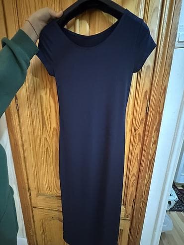 libas: - Kəsim: bədənə oturan, dizdən aşağı uzunluq - Yaxa: yumru - Qol: qısa — 1