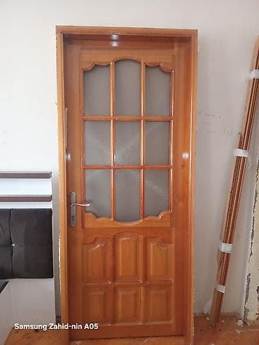 Taxta otaq qapısı – şüşəli, klassik dizayn - Material: təbii ağac