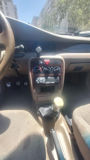 samand: Iran Khodro Samand: 1.7 l | 2019 il 621 km Sedan — 4