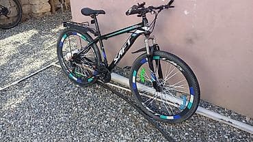 SAFT dağ velosipedi Xüsusiyyətlər: - Güclü alüminium tipli çərçivə