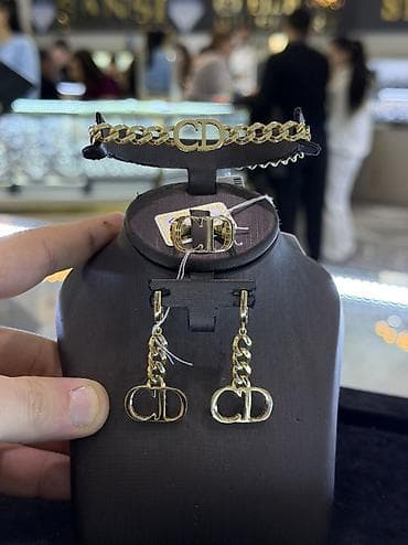 dest paltar: En çox satılan qadınların sevimli model 😍Christian Dior😍 14K Qızılı — 3