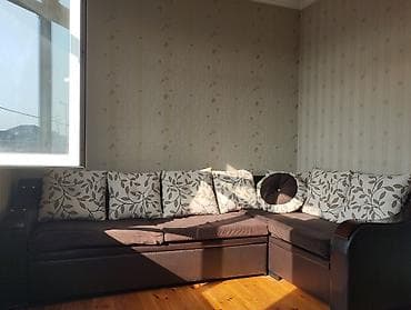 Ev üçün mebel: L‑formalı yumşaq künc divan - Rəng: tünd qəhvəyi oturacaq və karkas — 3