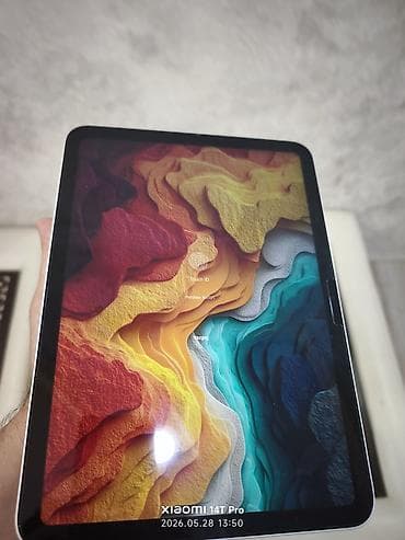 Б/у Apple iPad 11 (2025), 10,2", 256 ГБ, Самовывоз