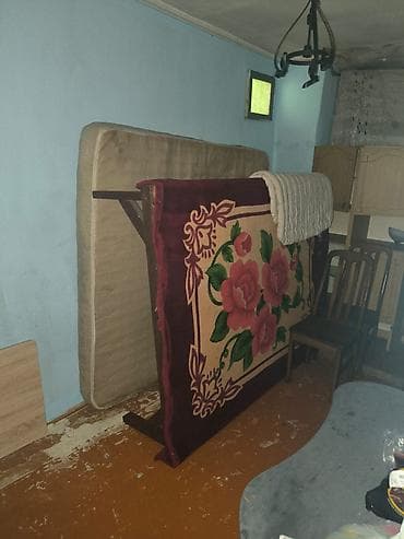 kiraye ev binede: 8 Noyabr M 200 m məsafəda Nəsimi R KİRAYƏ: Üstüörtülü həyət/sahə və — 10