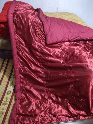 daş yunu rulon qiymeti: Tək adamlıq yeni yorğan - 20 azn Tək adamlıq yeni döşəklər bir ədədi - — 5
