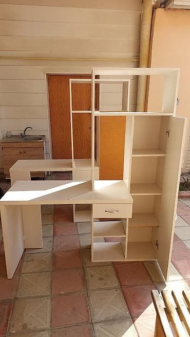 komputer masalar: İki ədəd künc kompüter masası və çoxfunksiyalı rəf/dolab kombinasiyası — 3