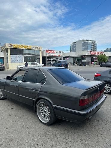drift car: BMW 5 series: 2 l | 1990 il Sedan — 3