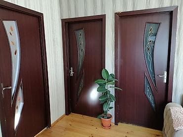 Yemək masaları, oturacaqları: Qapi 3eded 205/85sm 40azn biri Ziğ 2111 leli Daxili qapılar dəsti — 1