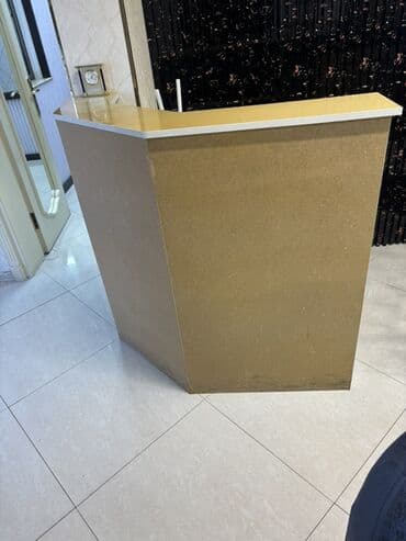 Sifarişlə restoran mebeli: Resepsiyon stolu – kompak və funksional iş guşəsi - Forma — 1