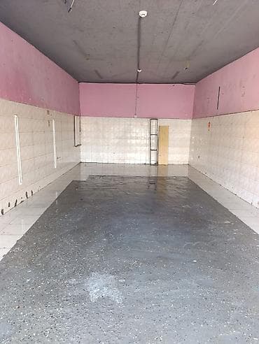 icarəyə: Əhmədlidə, avtomobillərin çox sıx hərəkətdə olduğu küçədə yerləşən — 2