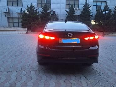 lada vaz 2111: Hyundai Elantra sedan – qara rəngli, şəhər və tras üçün qənaətcil və — 6