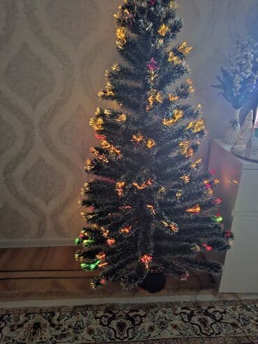 Ozunden işıqlı yolka - Hündürlük: 1,80 m - Rəng: tünd yaşıl