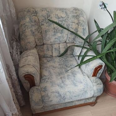 Masalar və oturacaqlar: İşlənmiş, Di̇van-kravat, 2 kreslo, Divan, Bazalı, Açılan — 12