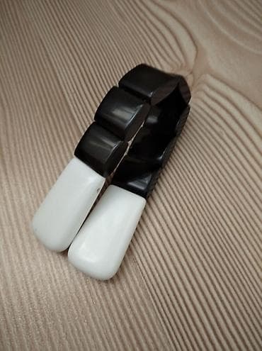 Təsbeh Əl işidir. Material SSSR Dövrün Eboniti — 3