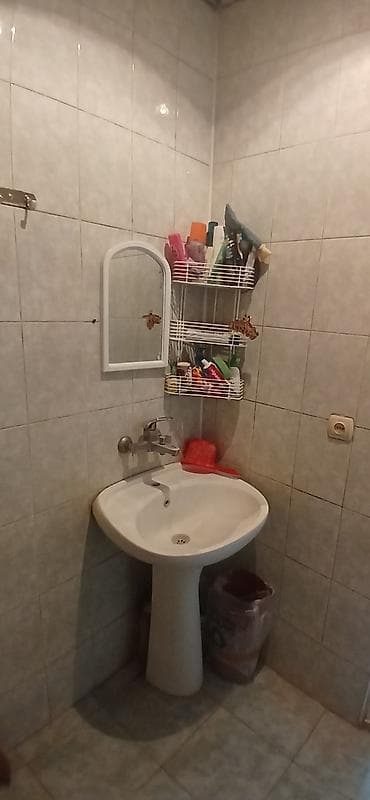 sumqayit 6 ci mikrorayon: Bakı, 6-cı mikrorayon, 1 otaqlı, Köhnə tikili, m. Nəsimi, 36 kv. m — 4