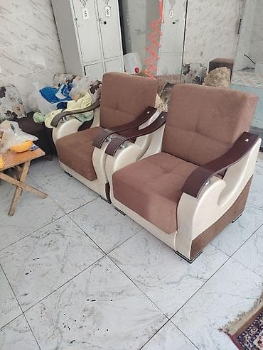divan krislo: Qonaq otağı dəsti – 3 hissə: - 1 ədəd üçlü divan - 2 ədəd kreslo — 2