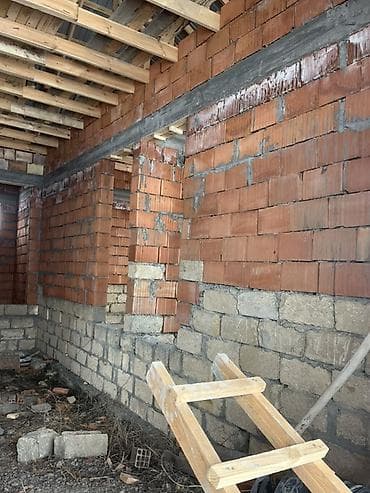 28 mayda satilan ucuz evler: 4 otaqlı yarım tikili ev,9 sot torpağın içində,ev günəşlidə — 4