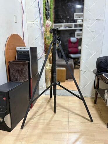 Möhkəm metal tripod/stant. Foto/video cihazları, proyektor